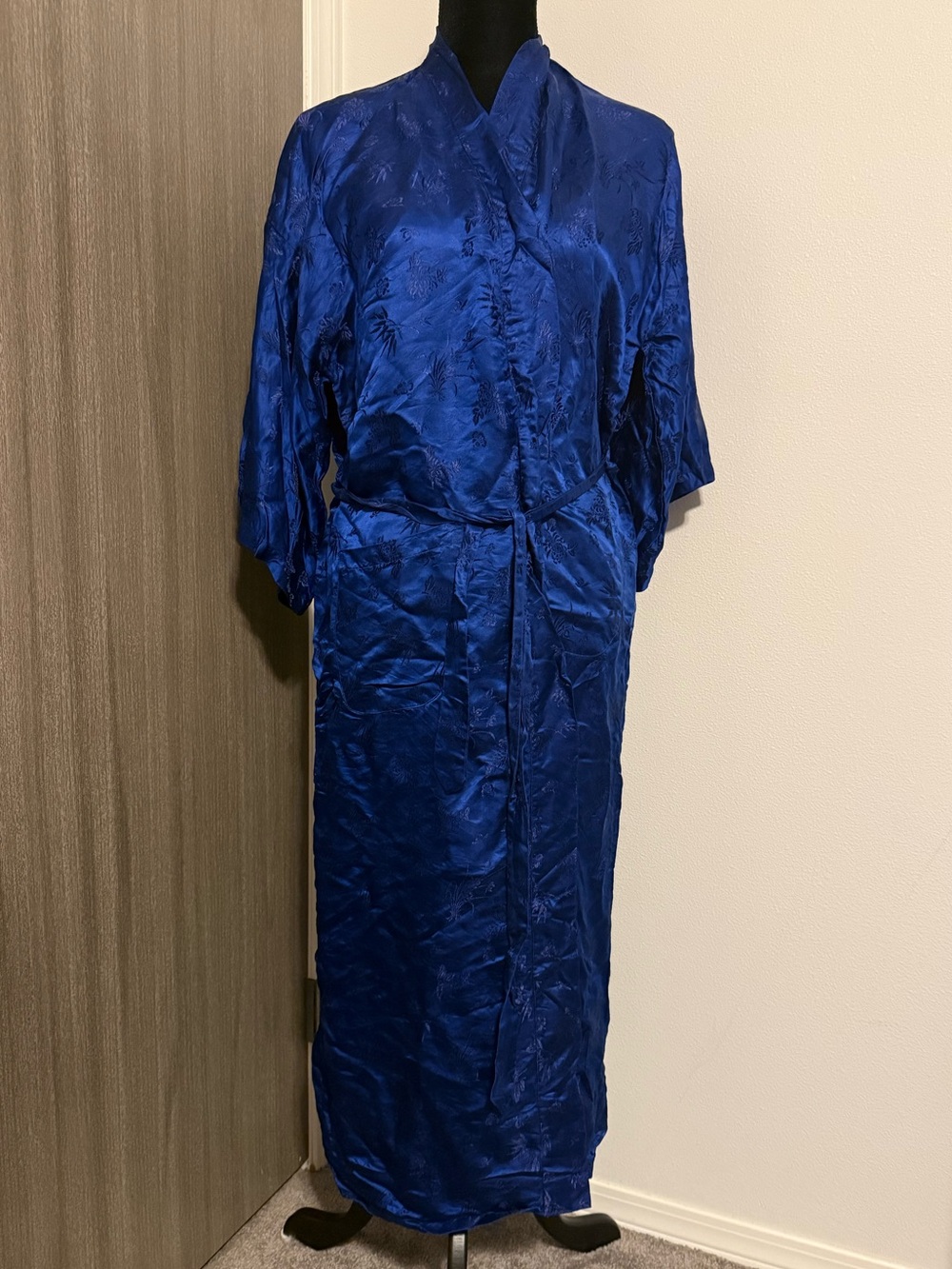 Vintage 100% Silk Kimono Robe in Deep Royal Blue